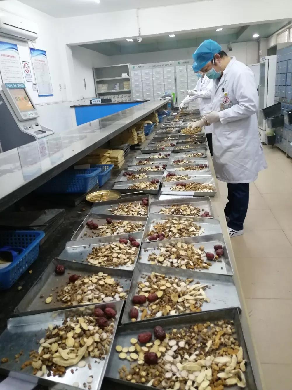 “抗击疫情，党员先行” 惠景中药人为一线白衣天使送去一份特殊的防护