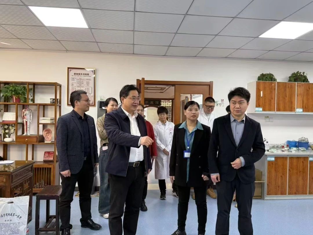 发展出题 合力破题——调研促进集团新发展
