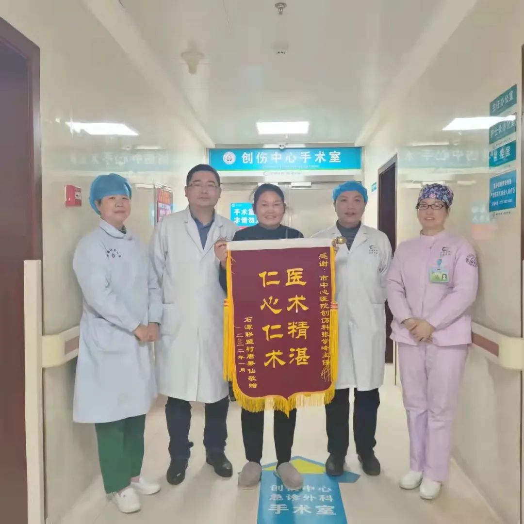 货车碾压，多处骨折，命悬一线......患者一周后却能下床活动