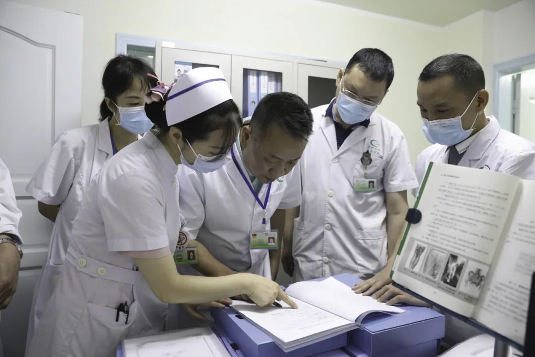 医者红心耀三湘