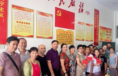 真情回报社会 情暖贫困生——湘潭市中心医院离退休党总支开展帮扶主题党日活动