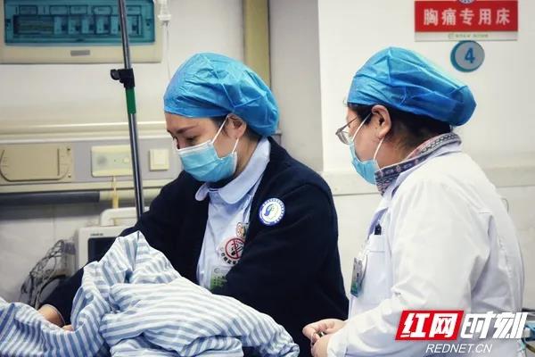 寒冬里的莲城夜班人：湘潭市中心医院的“急先锋”与“情报员”