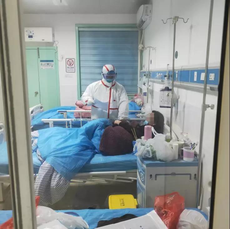 【我是党员我先行】抗疫夫妻档 爱与坚守同在！