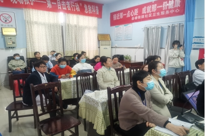 关爱老人，关心儿童——眼科专家进基层