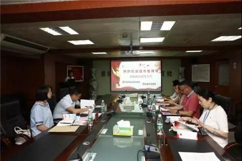 10个妹子一年分诊人次超120万：创团员先锋岗，她们用实力说话