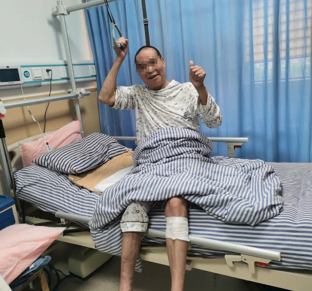 七旬老人遇车祸多处骨折 骨科团队行手术保他平安