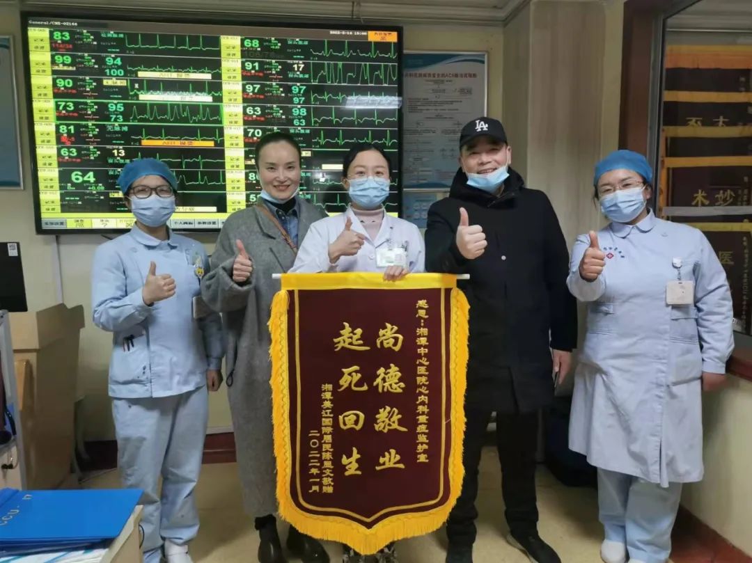“出院这么多天了，心情至今不能平静，一定要为她们写点什么”