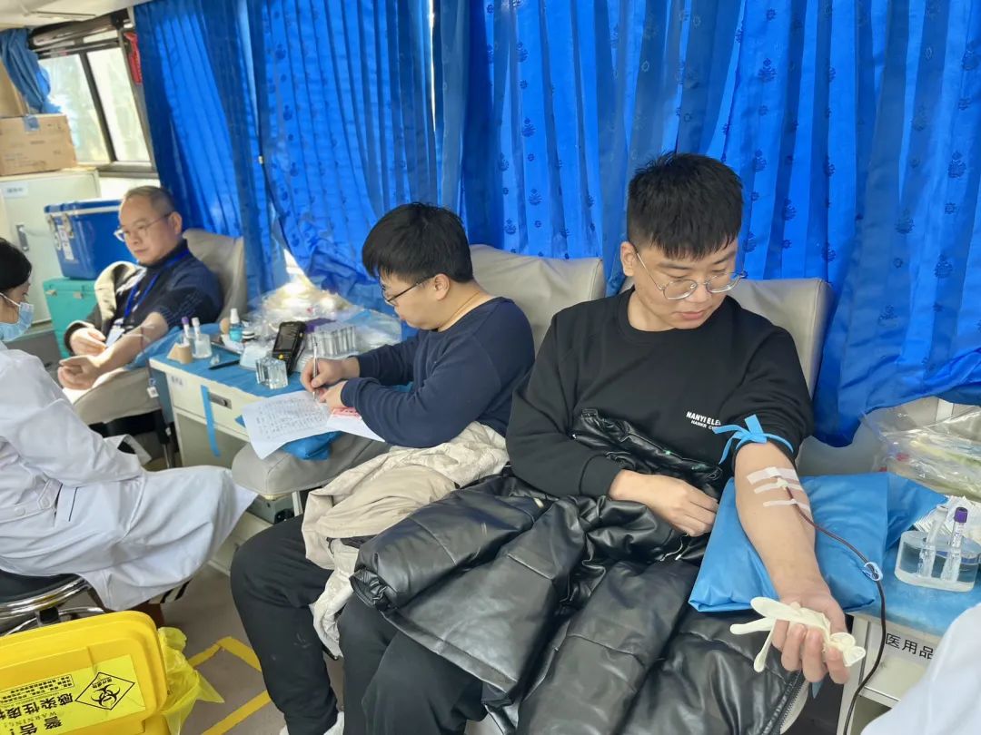 221人献血69500毫升！ 湘潭市中心医院用热血为寒冬升温！