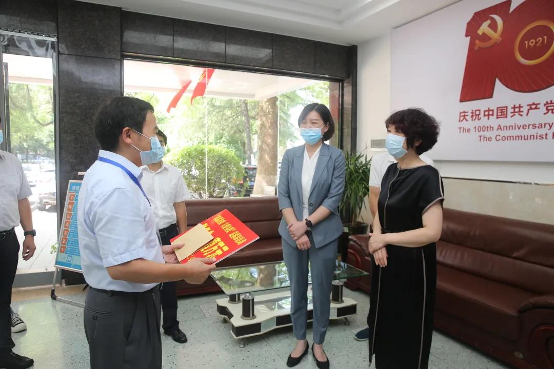 炎天酷暑 心系百姓：市总工会徐亚健主席一行专程慰问我院防疫一线医务人员