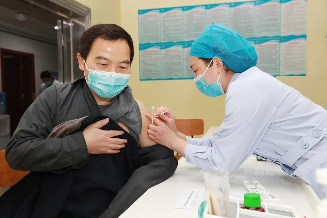 疫苗来了！ 我院首批医务人员接种新冠疫苗